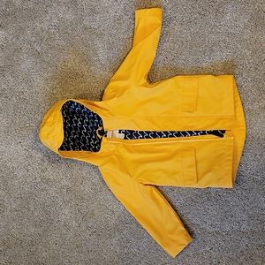 Like new raincoat 3T